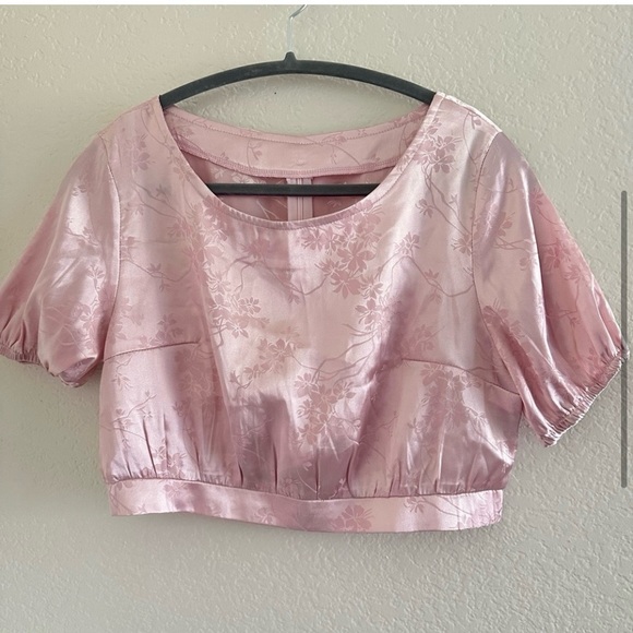 Jacquard Dusty Pink Two-Piece Crop Top and Tiered Skirt size small - Picture 3 of 8